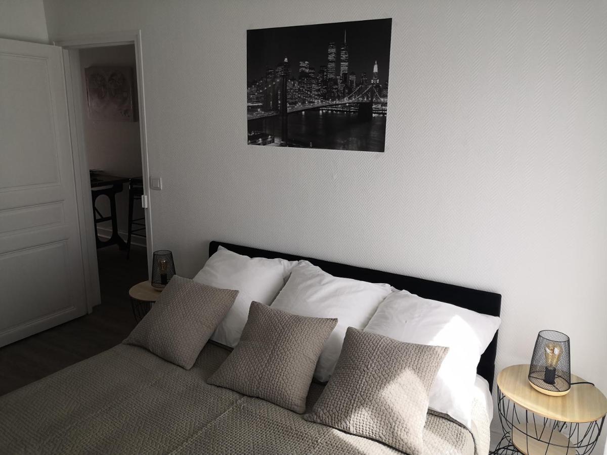 Au Fil De Loire Apartment Blois Bagian luar foto
